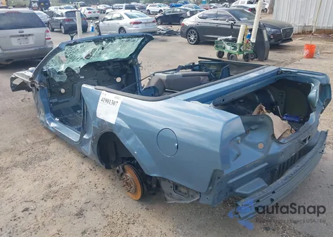 2005 Ford Mustang z USA, uszkodzony, nr VIN 1ZVFT84N755227439